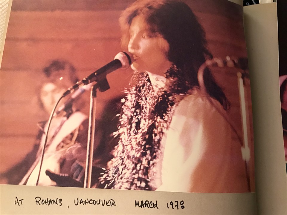 Denise McCann performing at Rohan's in Vancouver in March 1978